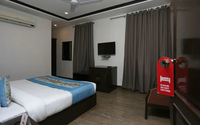 OYO Premium Bhikaji Cama Place
