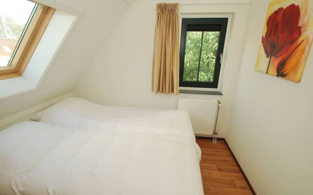 Nice Holiday Home with Dishwasher near Beach