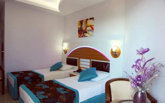 Kleopatra Ada Beach Hotel