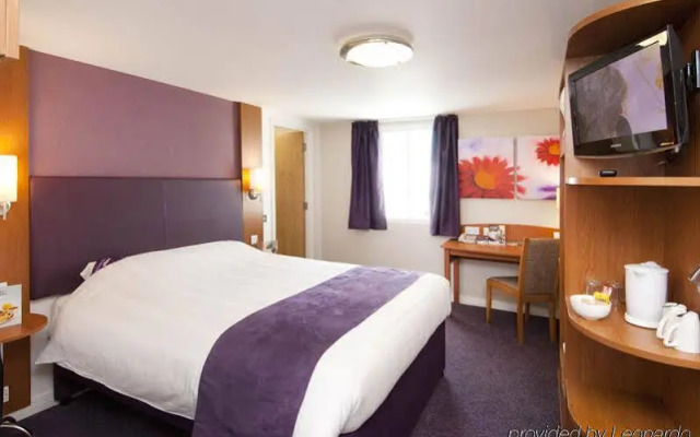 Premier Inn Wigan (M6, J25)