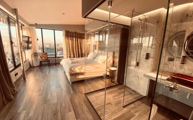 Deluxe Room 01