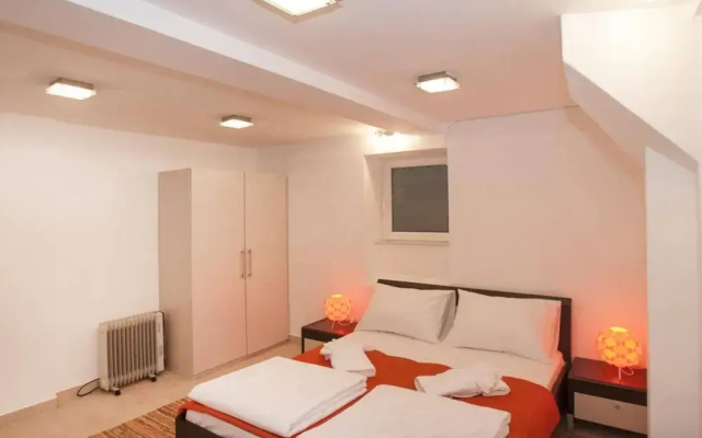 Atelier 1 Apartment