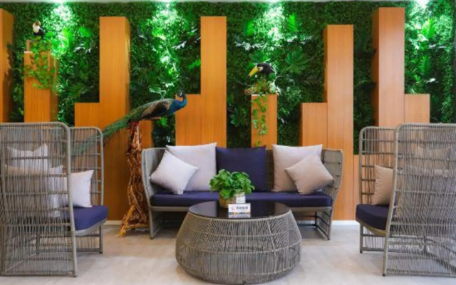 LocaJoy Theme Hotel