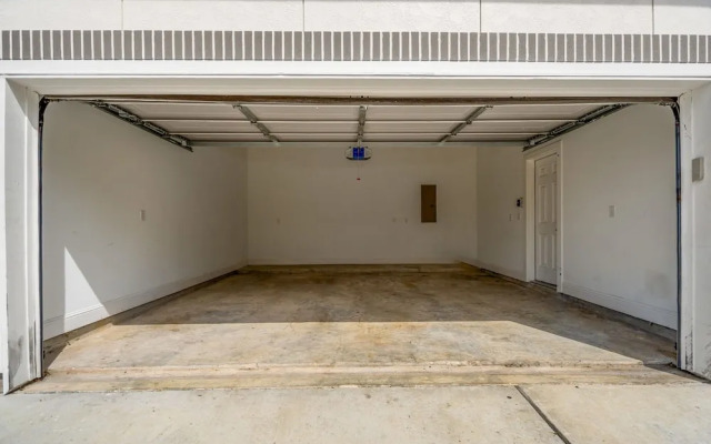 The Green Haus Luxxe Cabana Rooftop Retreat