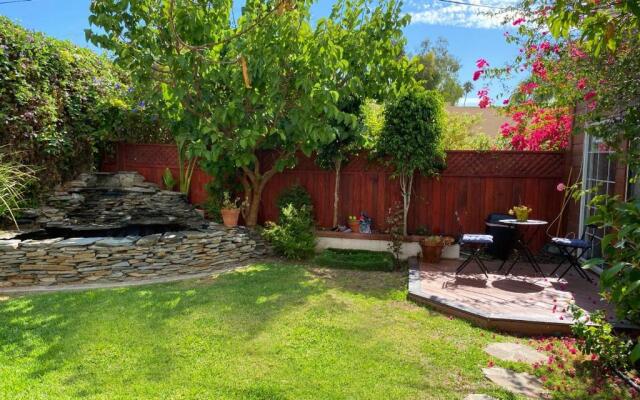 Spacious 1Bed, 1 Bath in Beverly Hills