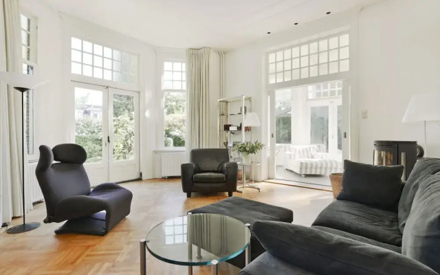 Luxurious Villa in Haarlem with Two Ponds