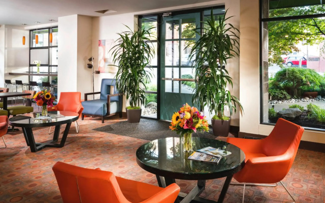 Staypineapple, University Inn, University District Seattle