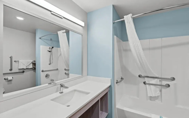 Woodspring Suites Coralville Iowa City