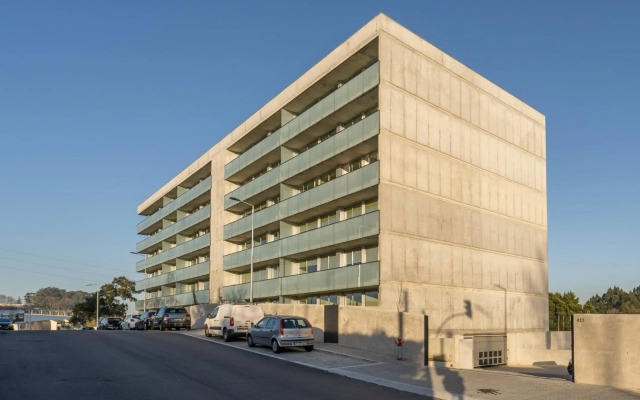 Luxurious Impressive Apartment - Balcony and Pool