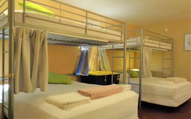 BHostels International Drive North