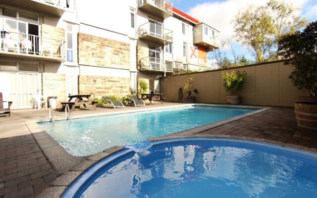 Base Rotorua - Hostel