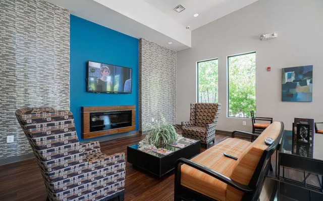 SoBe 7th Street Apartments
