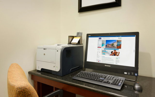 Hampton Inn Wichita-East