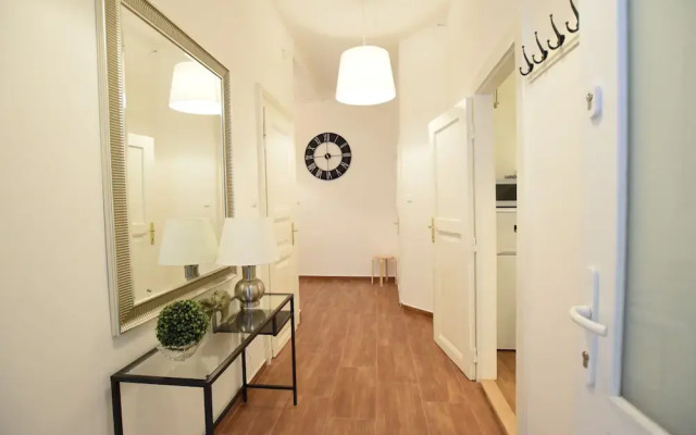 Standard Apartment by Hi5 - RÃ³zsa street