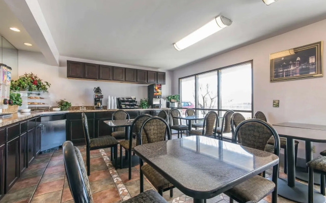 Studio 6 Suites Louisville, KY – Airport/Expo Center