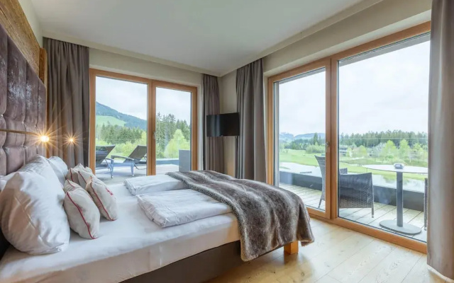 Exclusive Penthouse on the Golf Course
