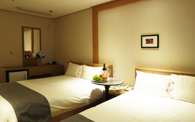 The Hotel Yeong Jong