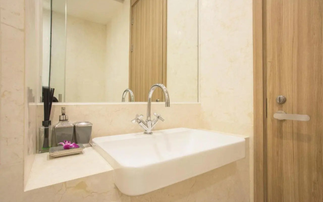 Luxury Oceanfront_pool access apartment