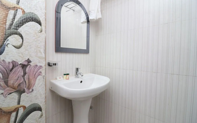 Oyo 18848 Paradise Inn