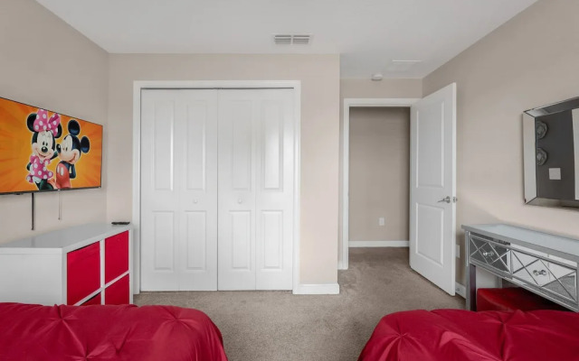 Relax Near Disney 4BR Home With Pool