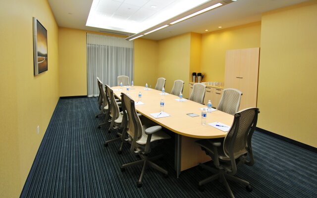 Holiday Inn Hotel & Suites Montreal Airport by IHG