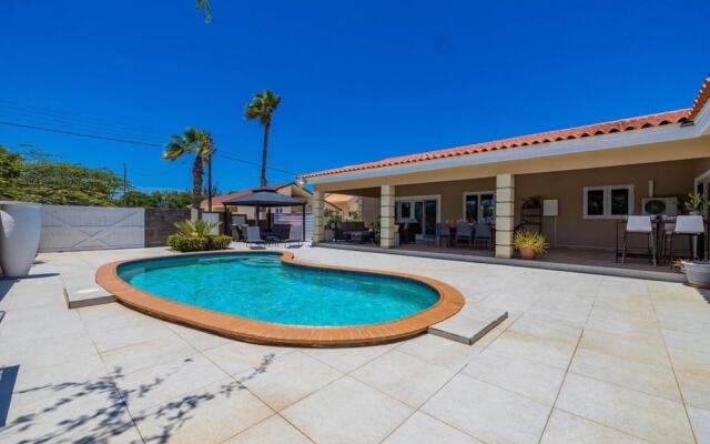 Lux High-end Haven Private Pool Unique Decor