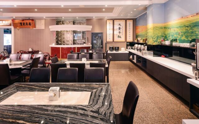 Kiwi Hotel MRT Wenxin Branch (Feng Chia Branch 1)