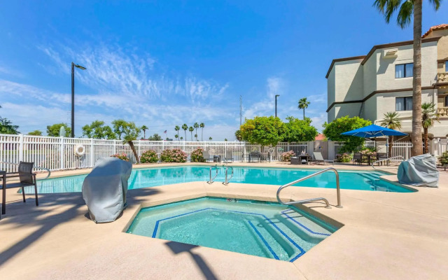 Windmill Suites Surprise - Phoenix, Ascend Hotel Collection