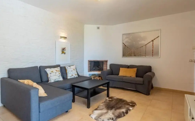 Spacious 3BR Villa with pool and views