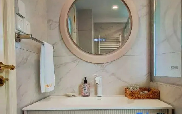 Yunyang Light Luxury Homestay