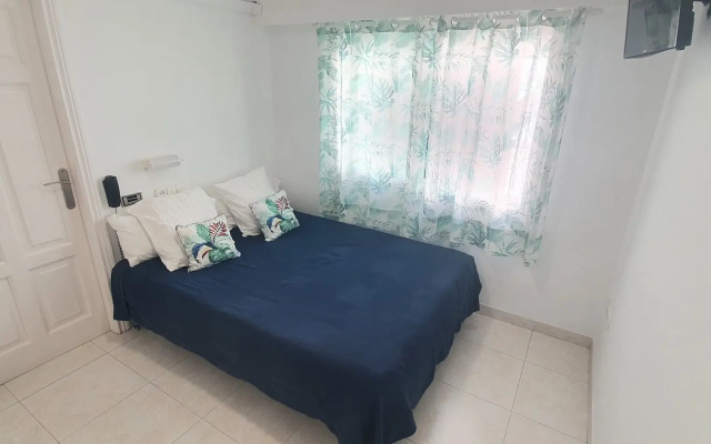 Hugo Beach Hotel