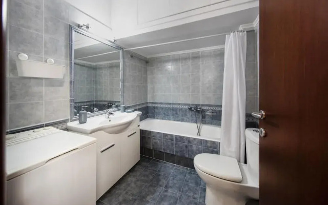 New renovated apt 2' to Acropolis museum