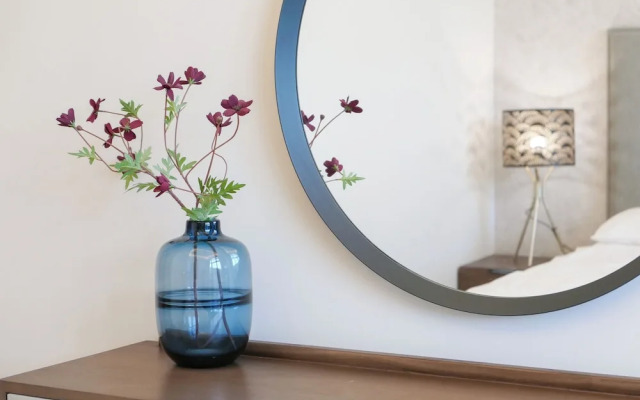 Sea & Garden View Apartments - The 8