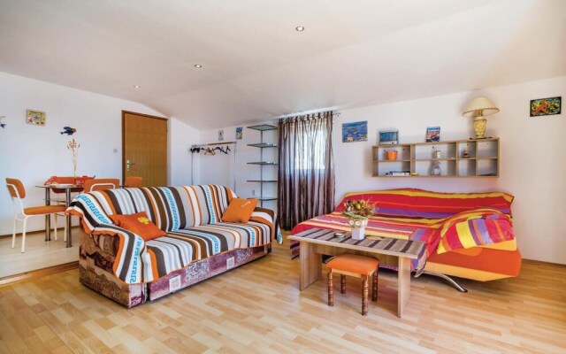 Beautiful Apartment in Karlobag With Wifi