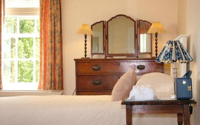 Bed & Breakfast at Ocklynge Manor