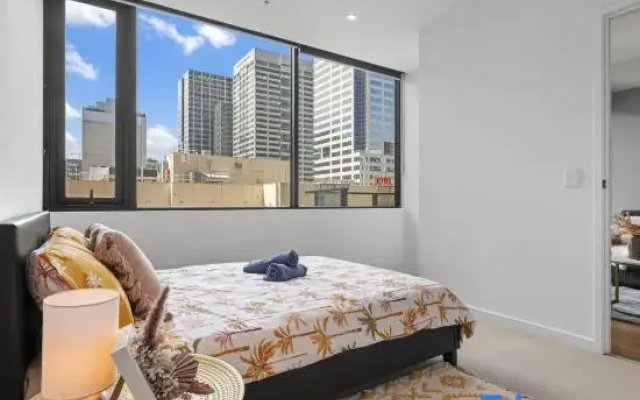 Ultra-Convenient CBD Pad 2BR - 2min to Southern Cross