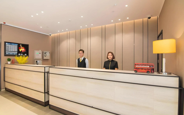 Homeinn Plus Hotel (Shanghai Dishui Lake Port City New World) – People – Shanghai