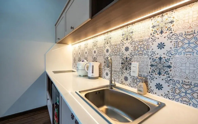 N Queen Apartment Hotel