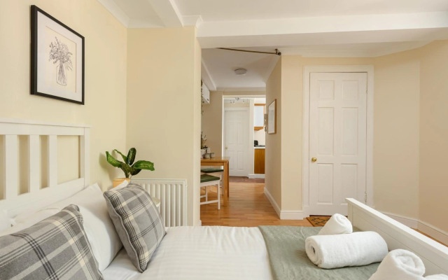 Cosy Dean Village Studio