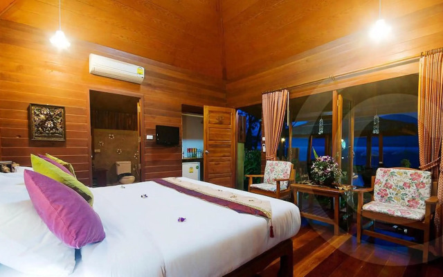 Lipa Bay Resort