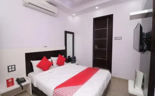 Cocktail Hotel by OYO Rooms