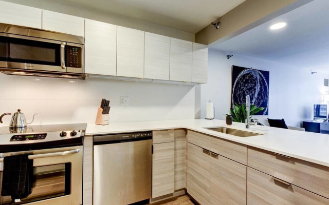 Furnished Suites Near Navy Pier
