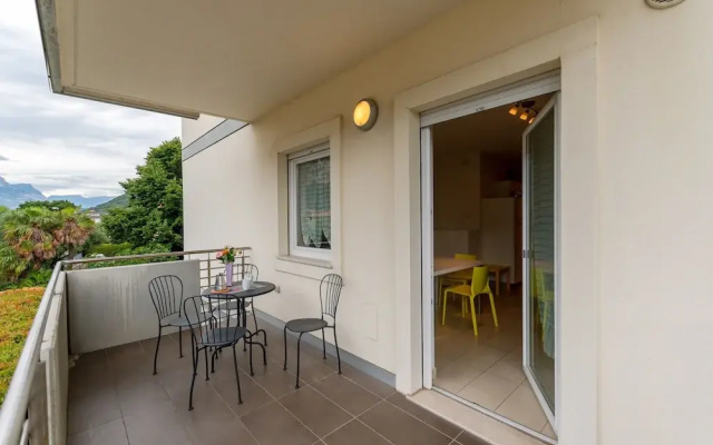 Torbole Relax, Pool & Balcony Apartment 2