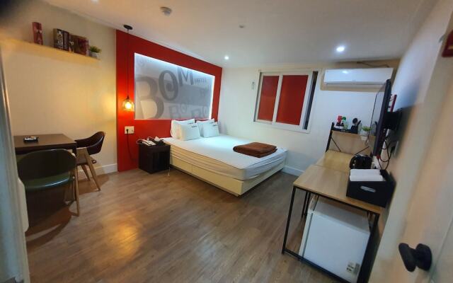 Hotel Bom