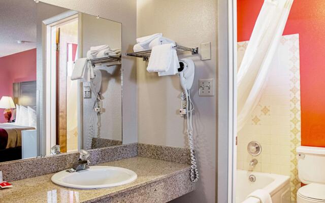 Econo Lodge Cortez near Mesa Verde