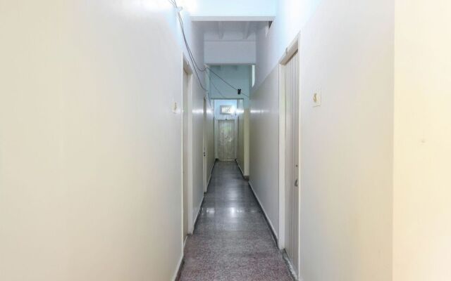 Spot On 60491 Harini Lodge