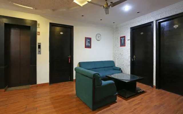 OYO 6895 Hotel Cybercity Rooms & Suites