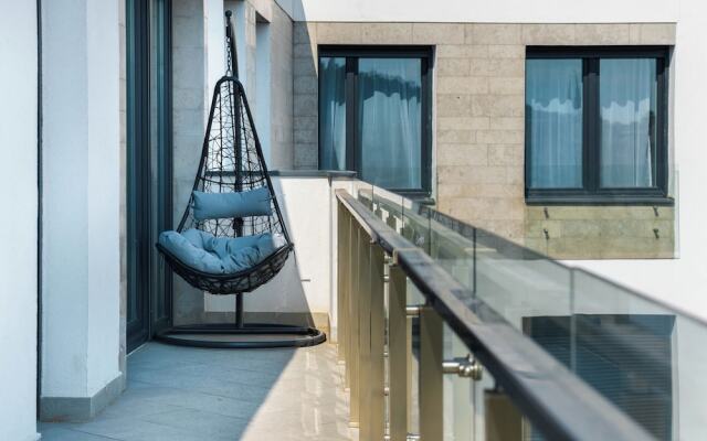 Elisabeth Downtown Apartments by UrbanRent