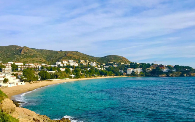 Apartamento en Roses con vistas al canal y piscina