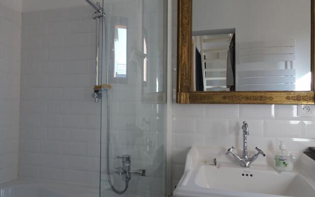 Comfortable Holiday Home 50 m From the sea